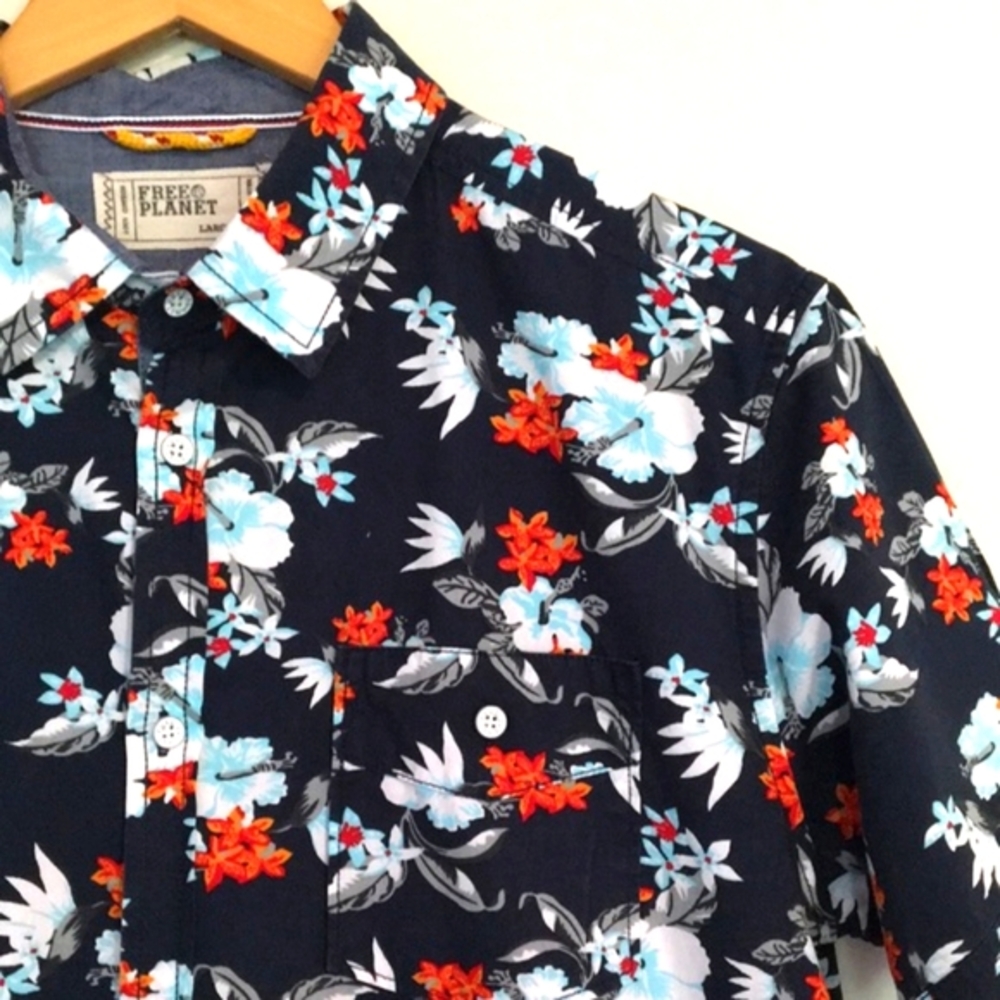 Free Planet Floral Print Short Sleeve Button Front Shirt Large